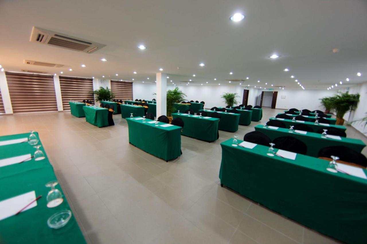 Lotus Desaru Beach Resort & Spa Bandar Penawar Екстер'єр фото