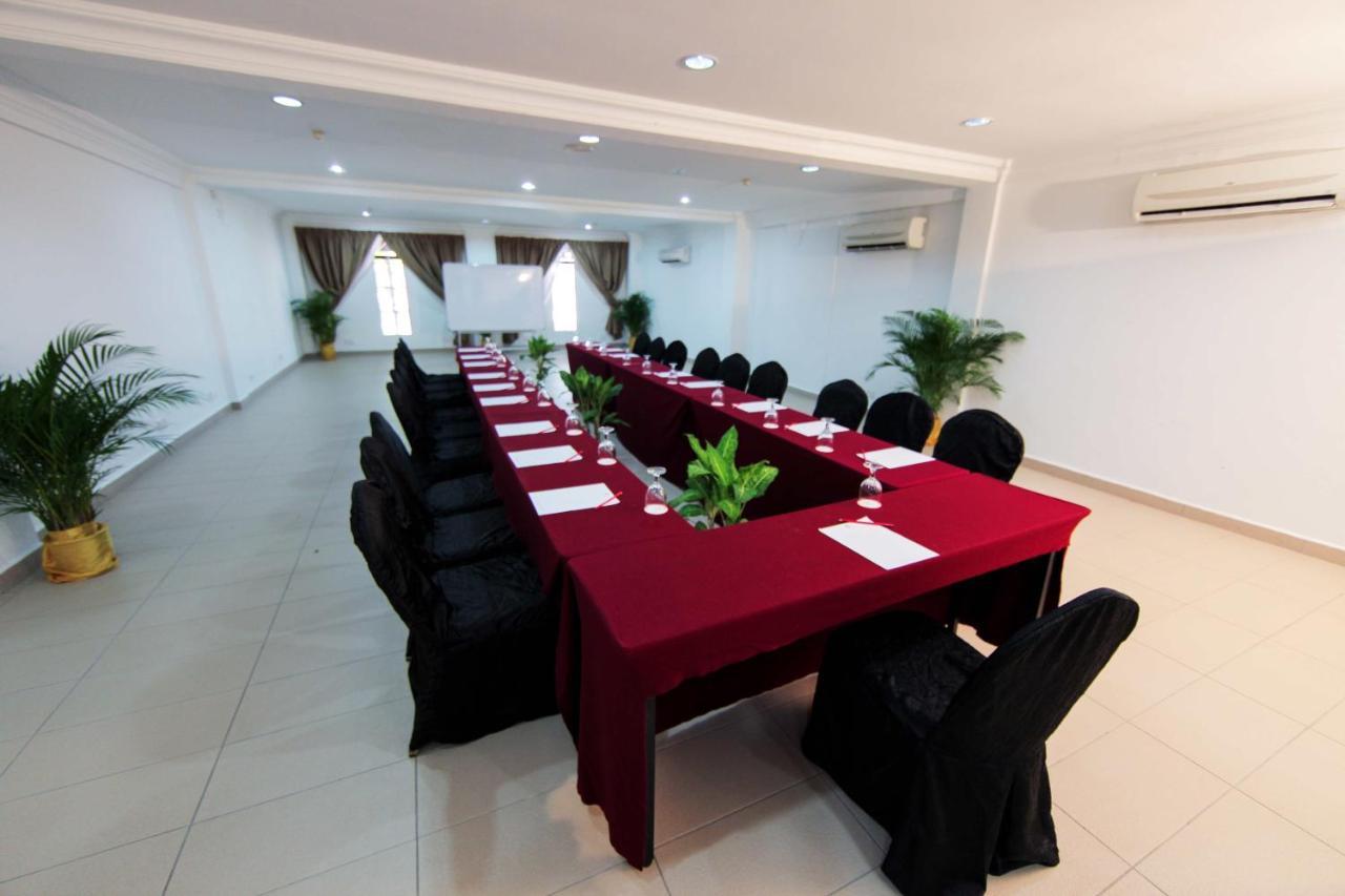 Lotus Desaru Beach Resort & Spa Bandar Penawar Екстер'єр фото